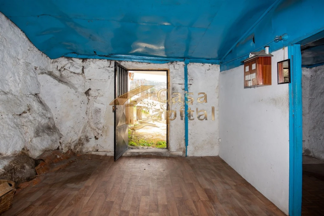 Moradia T2 para Venda em Mondrões Foto 8