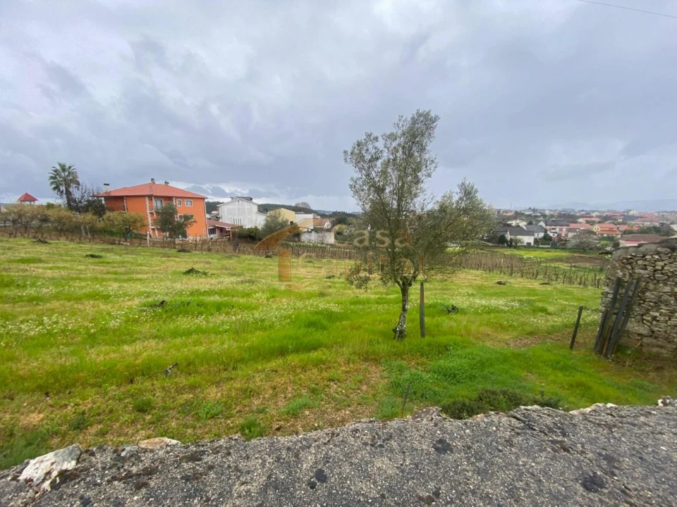 Terreno para Venda em Constantim e Vale de Nogueiras Foto 2