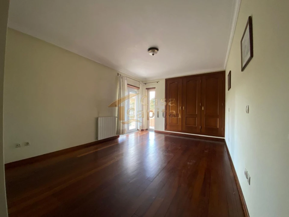 Moradia T4 para Venda em Mateus Foto 18