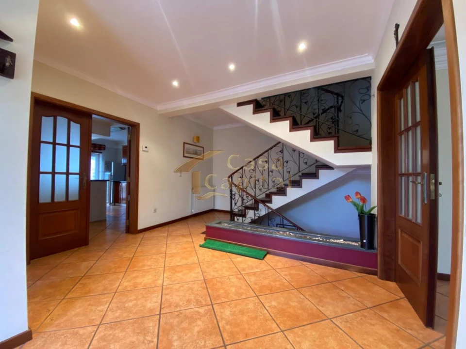 Moradia T4 para Venda em Mateus Foto 1