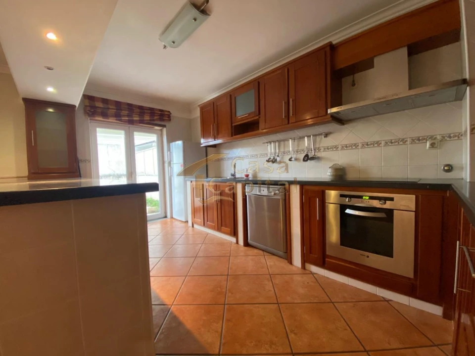 Moradia T4 para Venda em Mateus Foto 5