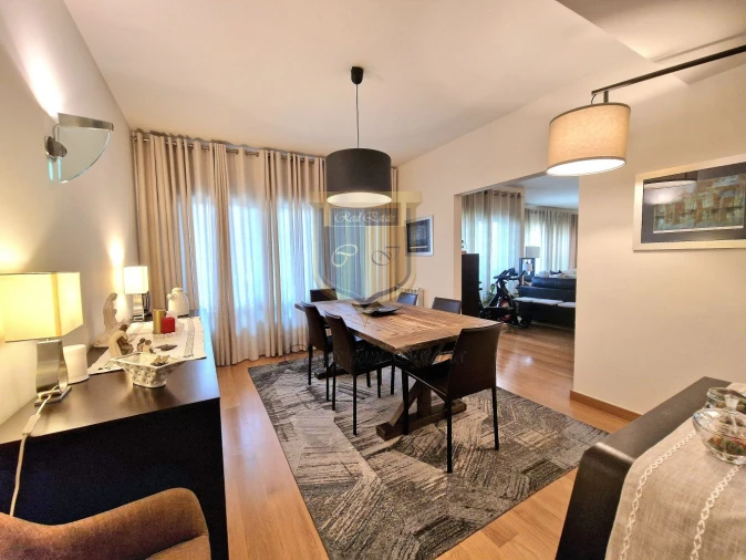 Apartamento T5 para Venda em Lumiar Foto 12