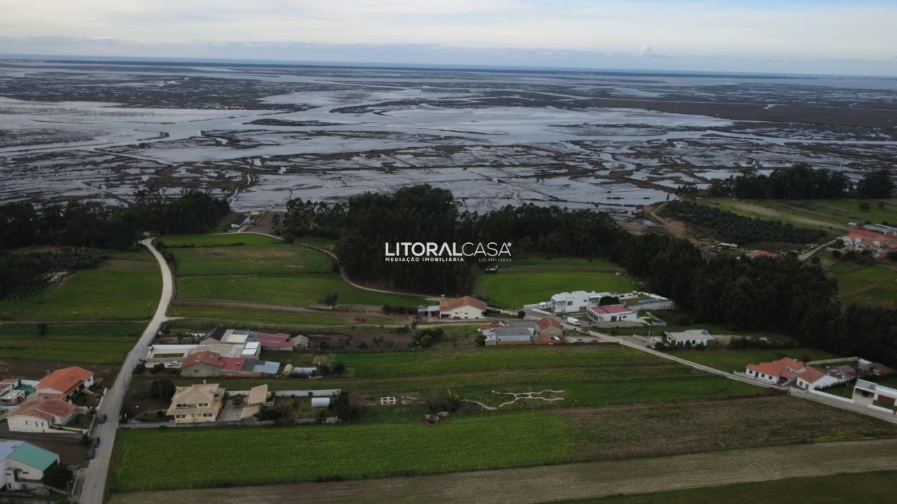 Terreno para Venda em Esgueira Foto 1