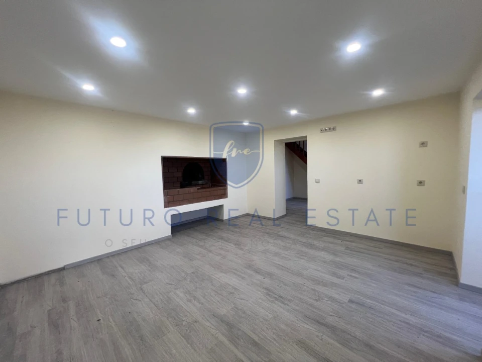 Moradia T3 para Venda em Fajã da Ovelha Foto 9