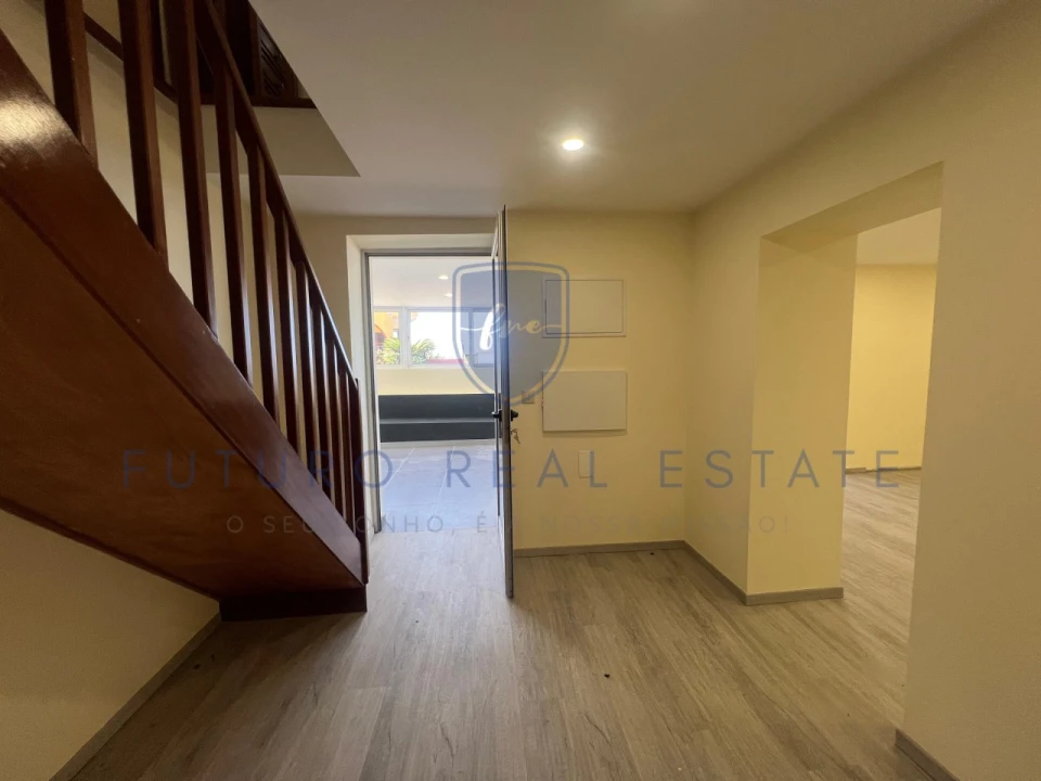 Moradia T3 para Venda em Fajã da Ovelha Foto 11