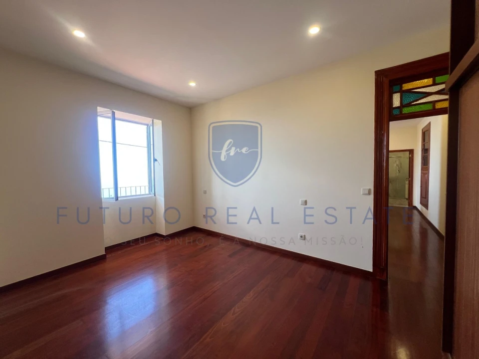 Moradia T3 para Venda em Fajã da Ovelha Foto 17