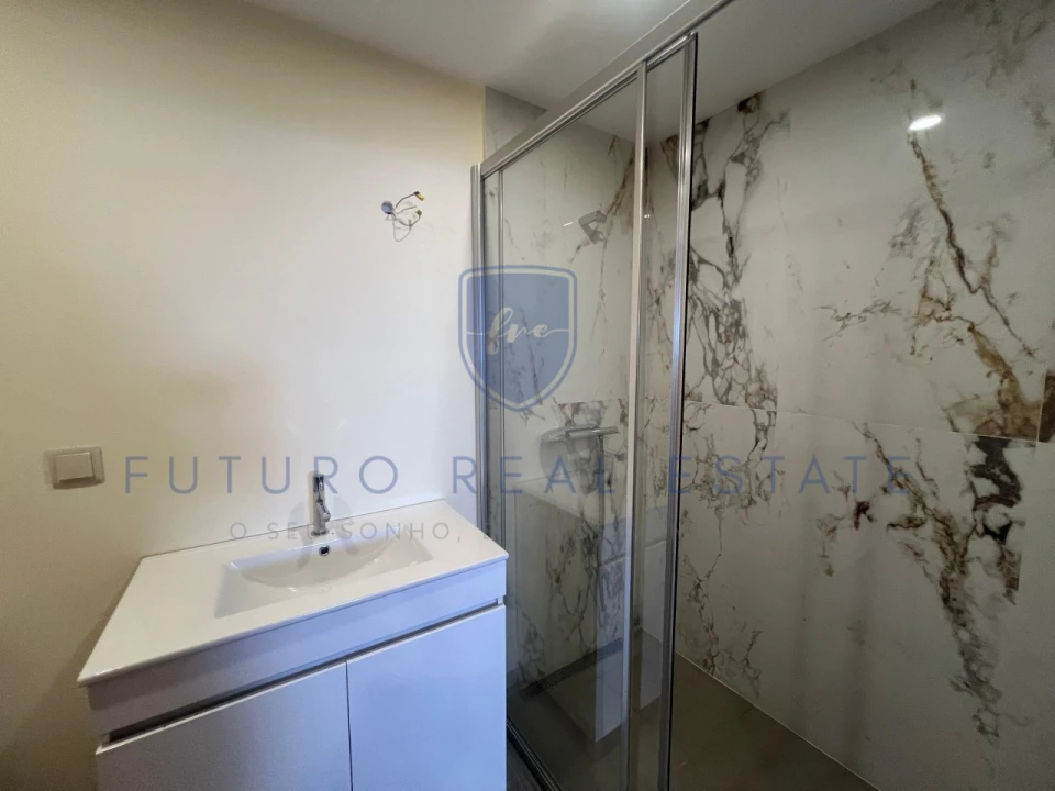 Moradia T3 para Venda em Fajã da Ovelha Foto 29