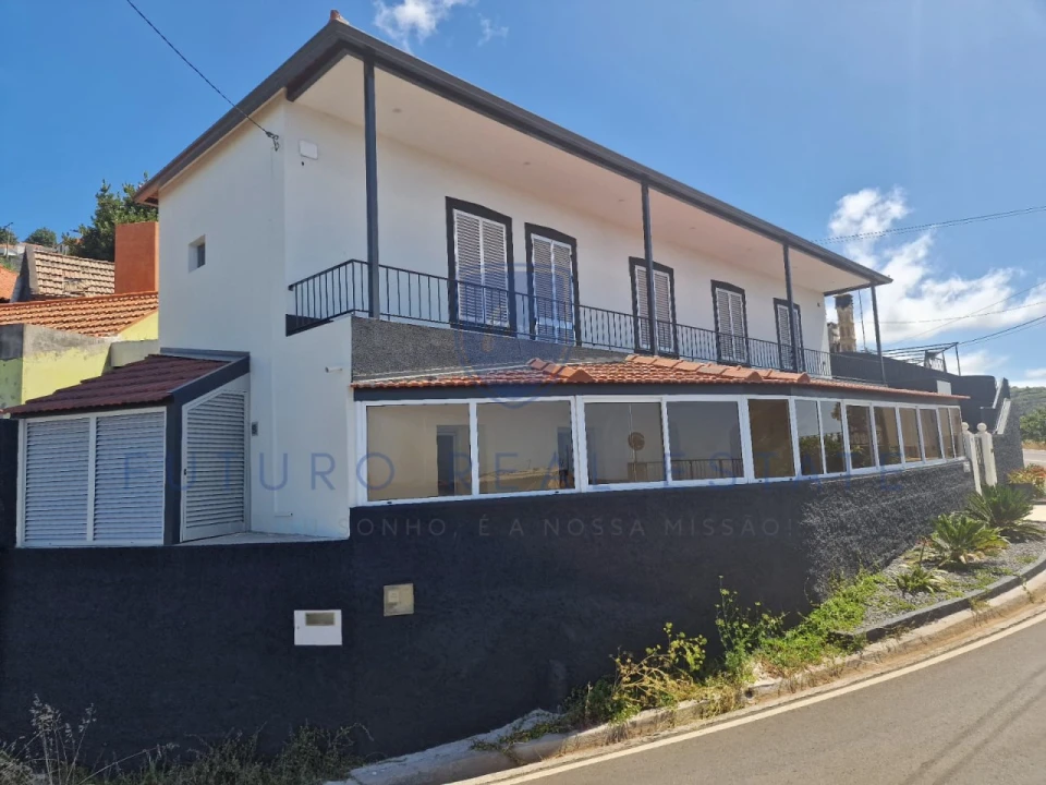 Moradia T3 para Venda em Fajã da Ovelha Foto 2