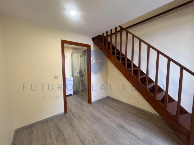 Moradia T3 para Venda em Fajã da Ovelha Foto 12