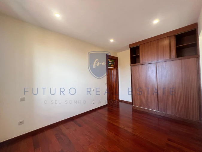 Moradia T3 para Venda em Fajã da Ovelha Foto 18