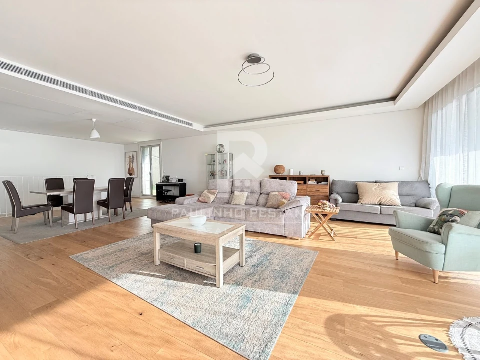 Apartamento T4 para Venda em São Martinho Foto 1