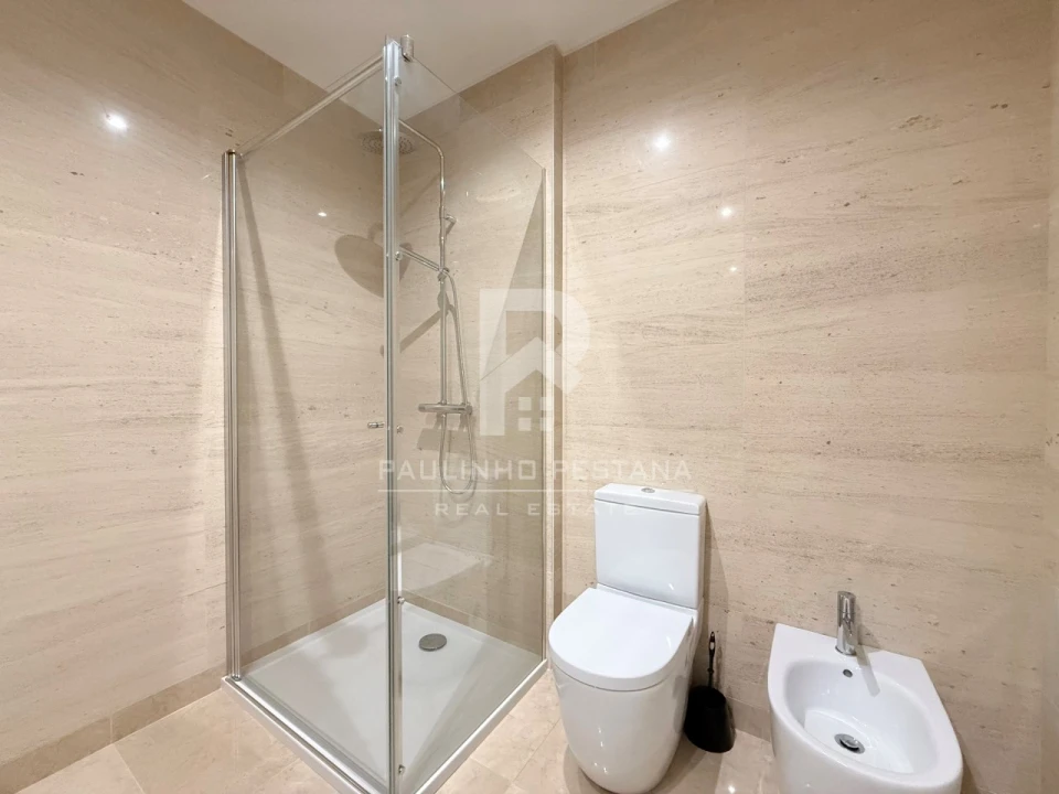 Apartamento T4 para Venda em São Martinho Foto 30