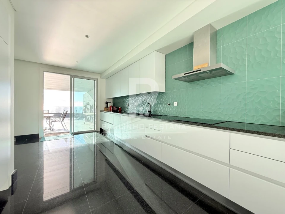 Apartamento T4 para Venda em São Martinho Foto 14