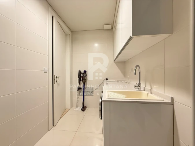 Apartamento T4 para Venda em São Martinho Foto 24