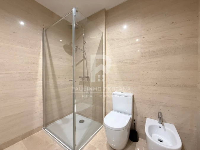 Apartamento T4 para Venda em São Martinho Foto 29