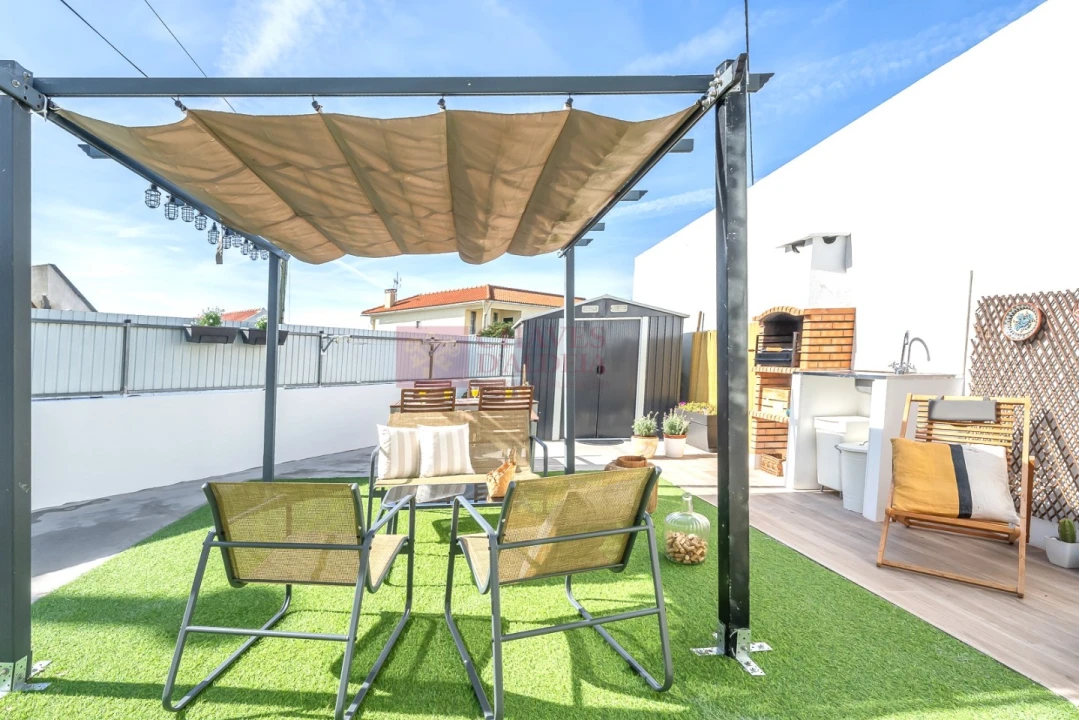 Moradia T2 para Venda em São Pedro da Cadeira Foto 8