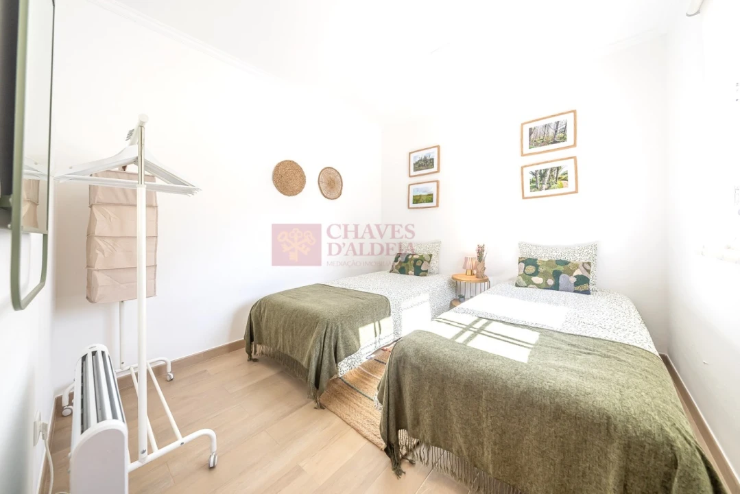 Moradia T2 para Venda em São Pedro da Cadeira Foto 2