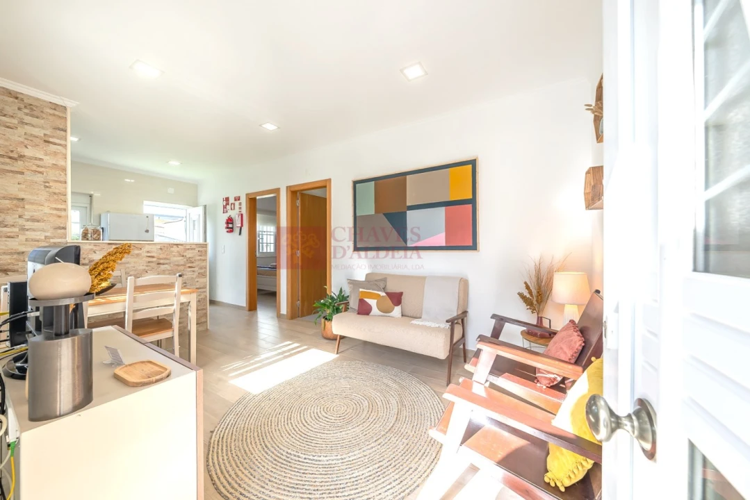 Moradia T2 para Venda em São Pedro da Cadeira Foto 3