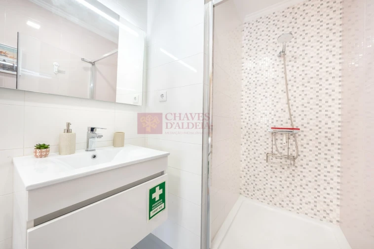 Moradia T2 para Venda em São Pedro da Cadeira Foto 15