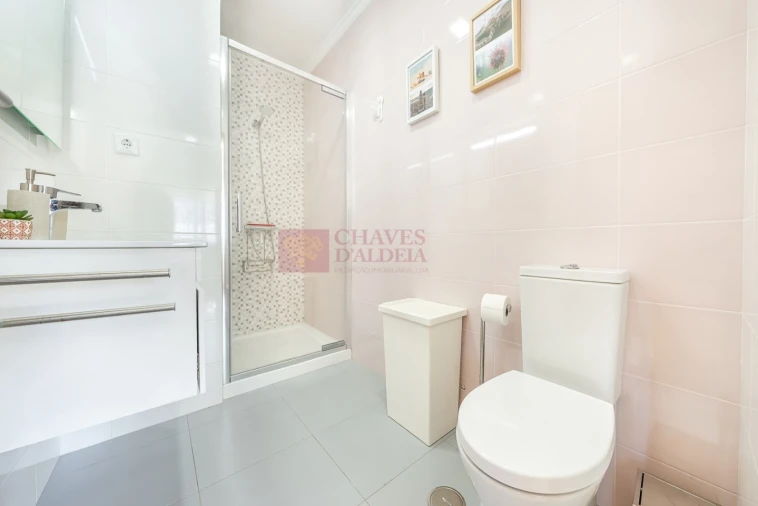 Moradia T2 para Venda em São Pedro da Cadeira Foto 16