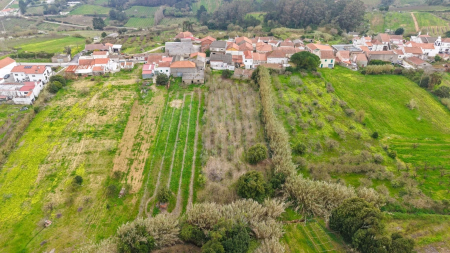 Terreno para Venda em Usseira Foto 1