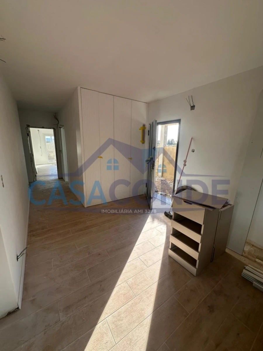 Moradia T4 para Venda em Quinta do Anjo Foto 8