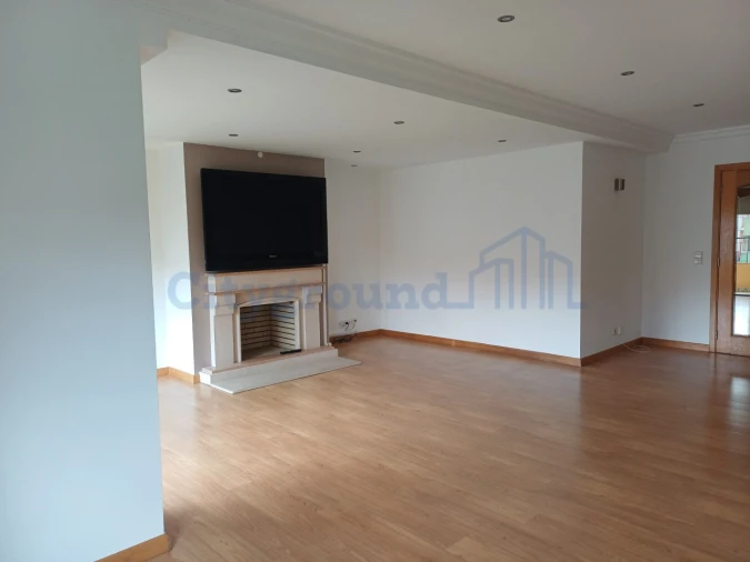 Apartamento T5 para Venda em Marrazes e Barosa Foto 3