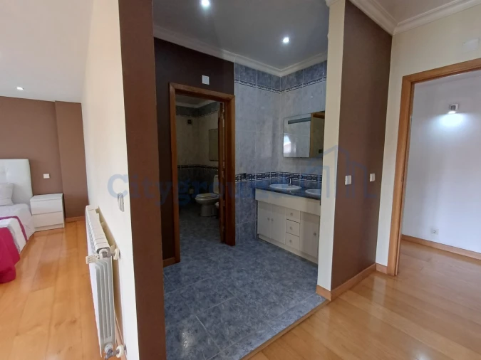 Apartamento T5 para Venda em Marrazes e Barosa Foto 23