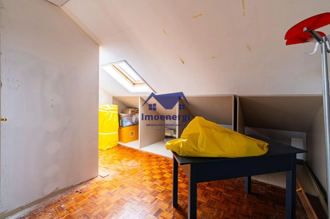 Apartamento T4 para Venda em Mindelo Foto 21