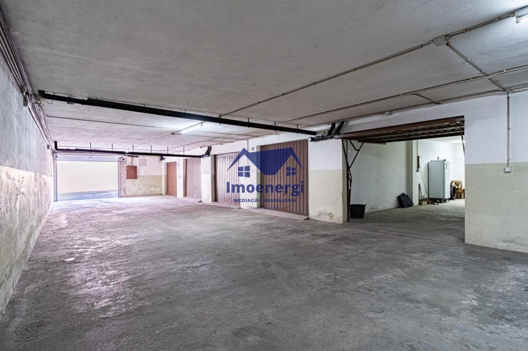 Apartamento T4 para Venda em Mindelo Foto 26