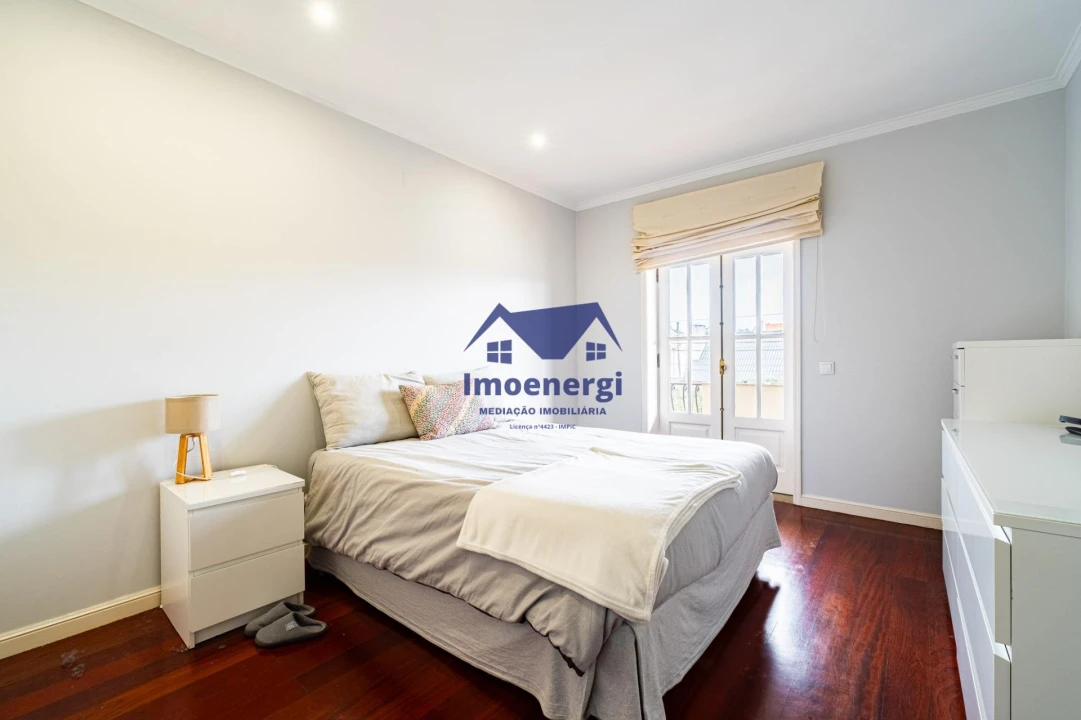 Apartamento T4 para Venda em Mindelo Foto 5