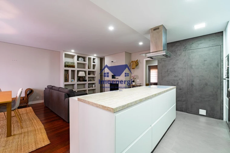 Apartamento T4 para Venda em Mindelo Foto 13