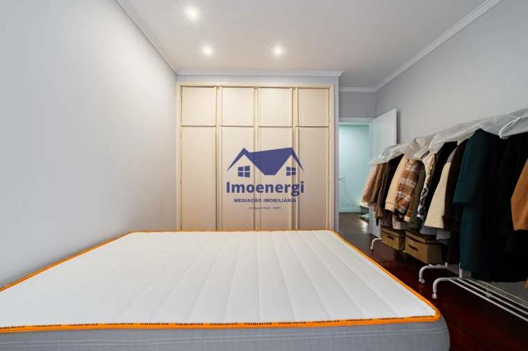 Apartamento T4 para Venda em Mindelo Foto 7