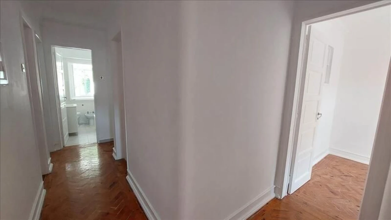 Apartamento T3 para Venda em Queluz e Belas Foto 2