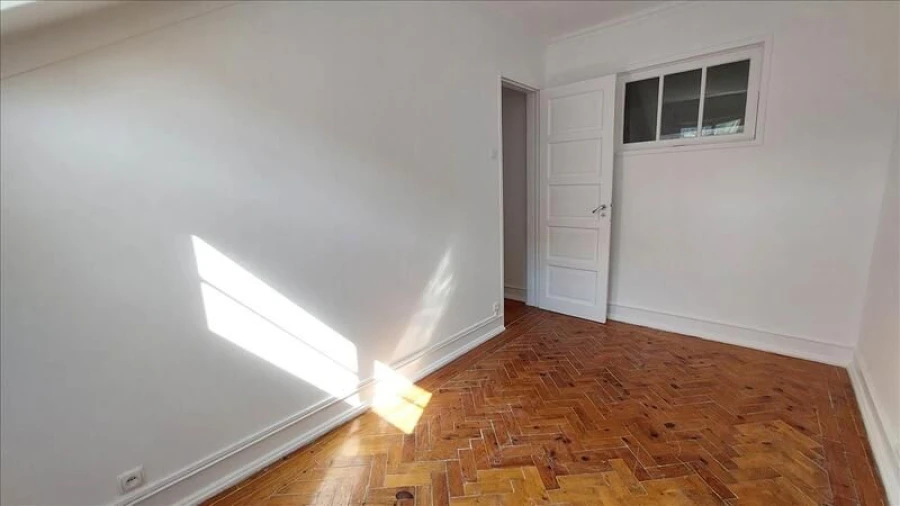 Apartamento T3 para Venda em Queluz e Belas Foto 14