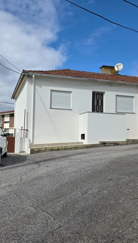 Moradia T2 para Venda em Santa Maria da Feira, Travanca, Sanfins e Espargo