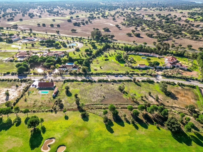 Moradia T5 para Venda em Santo Estêvão Foto 16