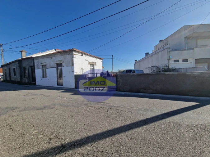 Moradia T2 para Venda em Nogueira da Regedoura Foto 9