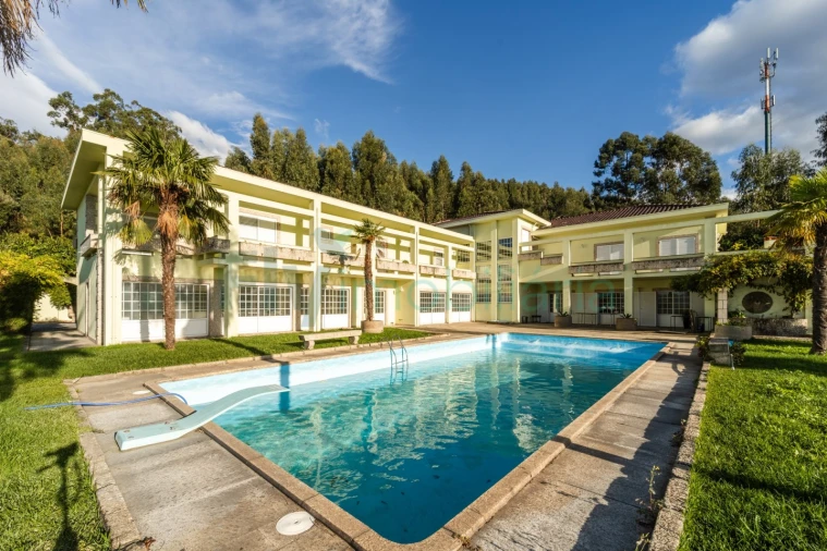 Moradia T6 para Venda em Caldas de Vizela (São Miguel e São João)