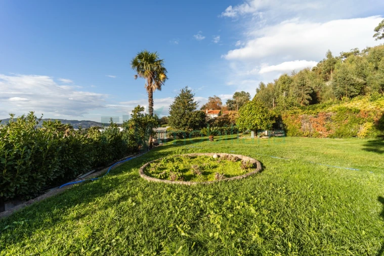 Moradia T6 para Venda em Caldas de Vizela (São Miguel e São João) Foto 7