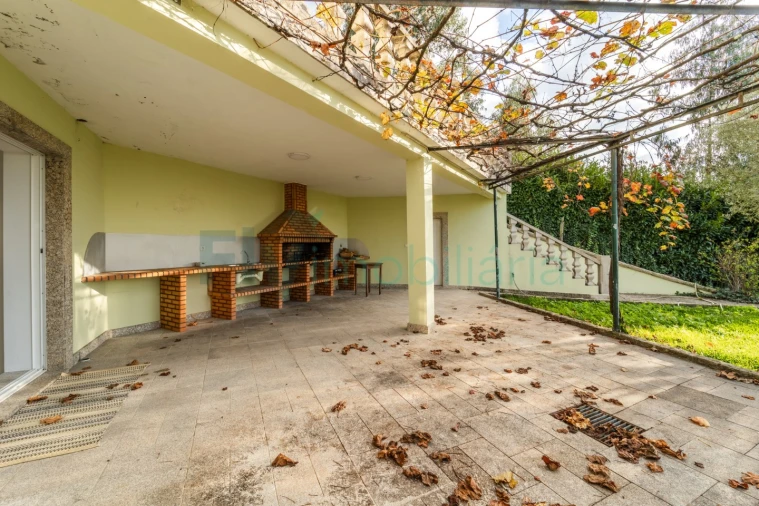 Moradia T6 para Venda em Caldas de Vizela (São Miguel e São João) Foto 11