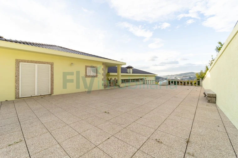 Moradia T6 para Venda em Caldas de Vizela (São Miguel e São João) Foto 73