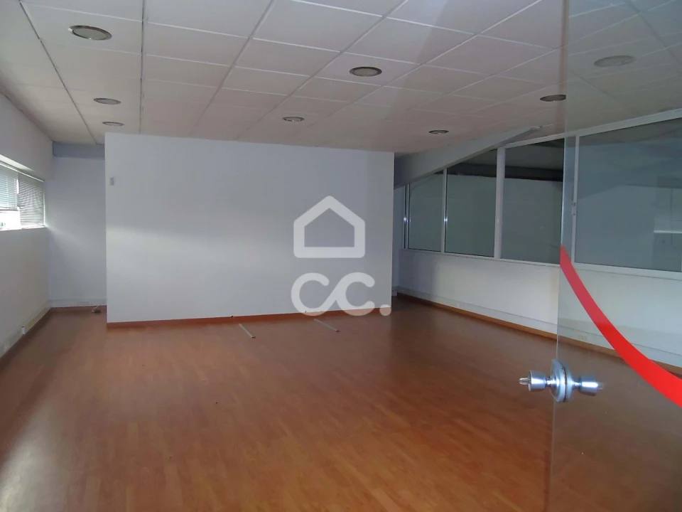 Armazém para Venda em Selho (São Jorge) Foto 16