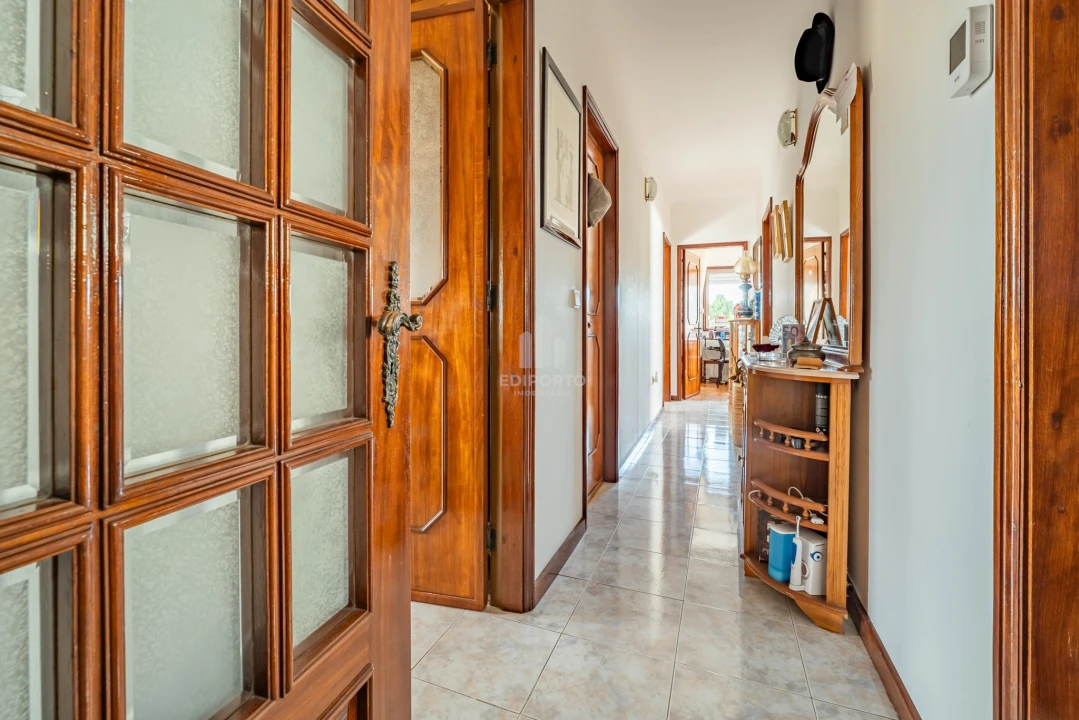 Moradia T3 para Venda em Arcozelo Foto 17