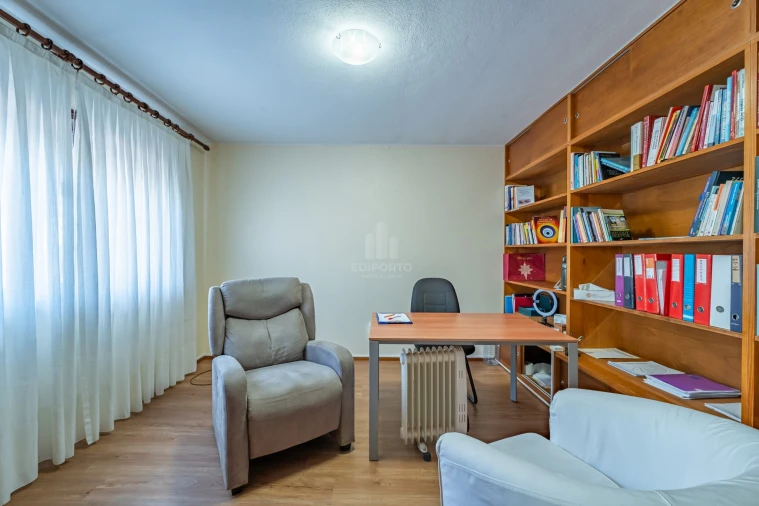 Moradia T3 para Venda em Arcozelo Foto 28