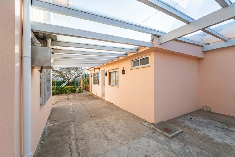 Moradia T3 para Venda em Arcozelo Foto 10