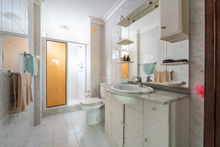 Moradia T3 para Venda em Arcozelo Foto 29