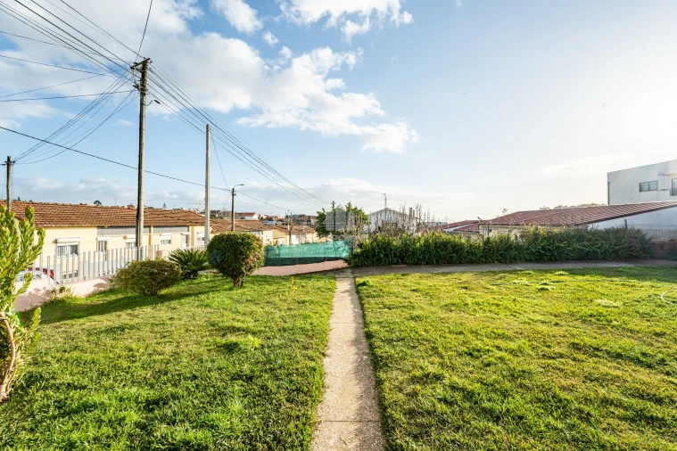 Moradia T3 para Venda em Arcozelo Foto 6