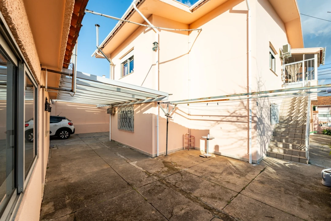 Moradia T3 para Venda em Arcozelo Foto 7