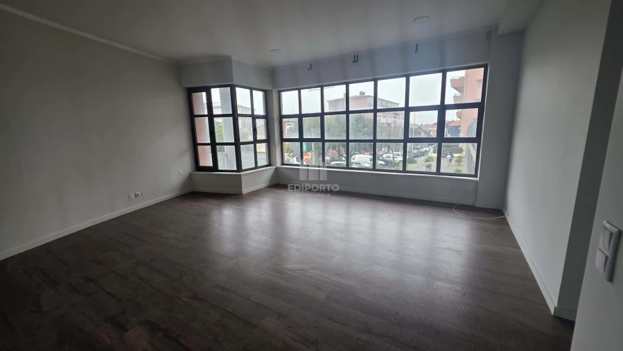 Apartamento T1 para Arrendamento em Santa Marinha Foto 1